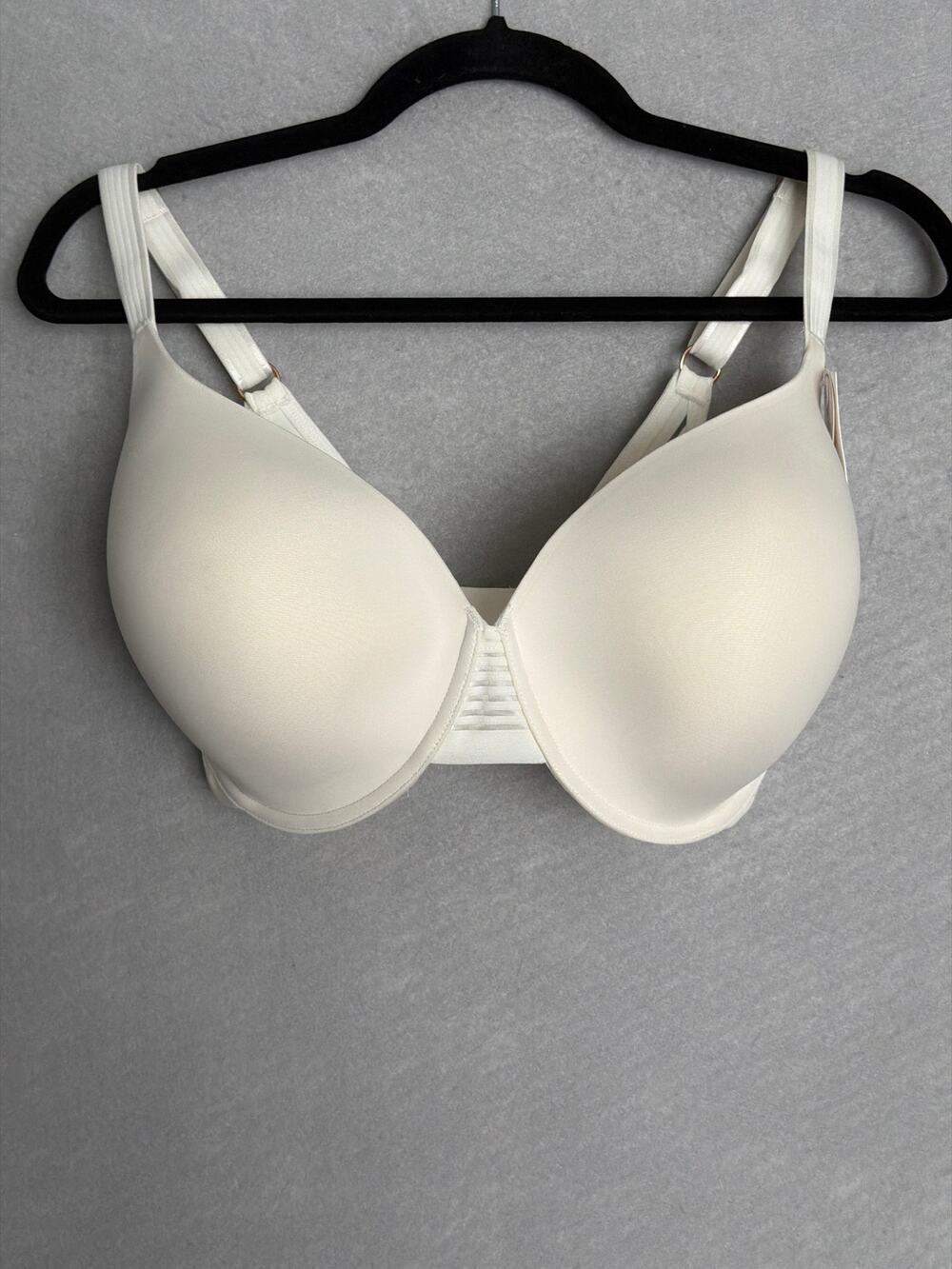 Le Mystere Smooth Light Cream T-Shirt Bra